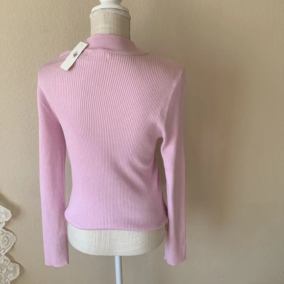Cute Junior’s long sleeve top. NWT, color (winsome orchid). XL - Picture 5 of 8